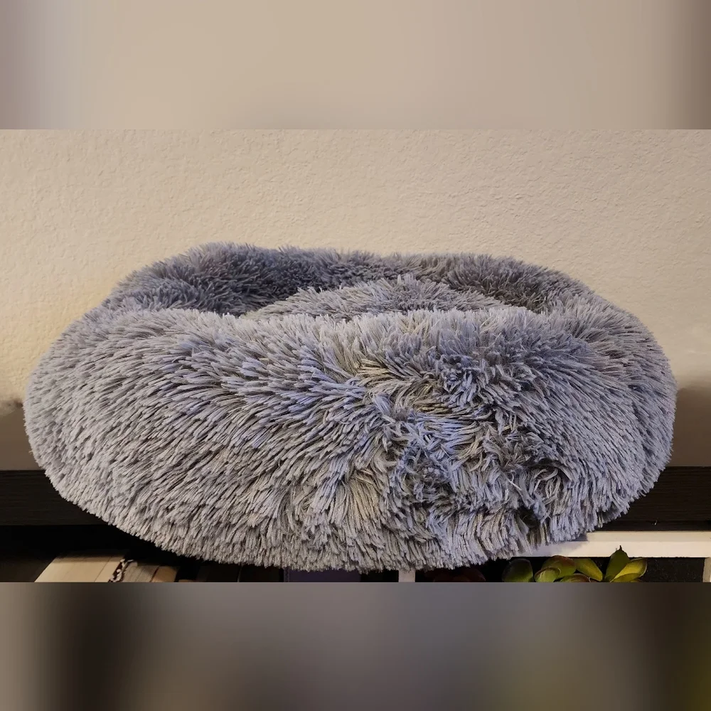 Cozy Round Gray Dog Bed